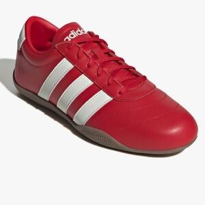 NIB WOMENS ADIDAS GRAND COURT LOW SNEAKERS💛